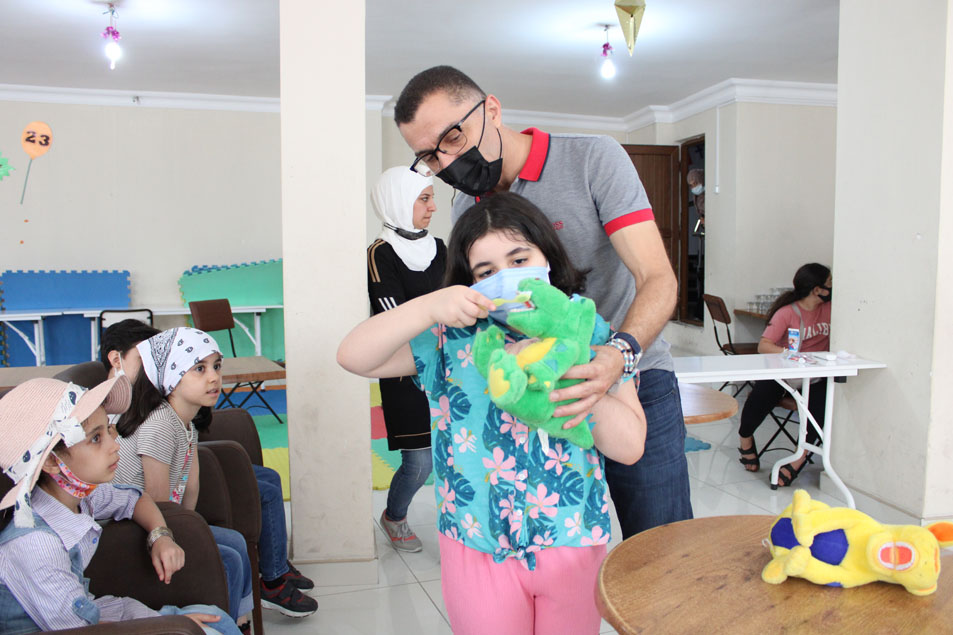 Dental check up and oral hygiene session along with tips on how to keep their teeth healthy with Dr Ammar Mosa.