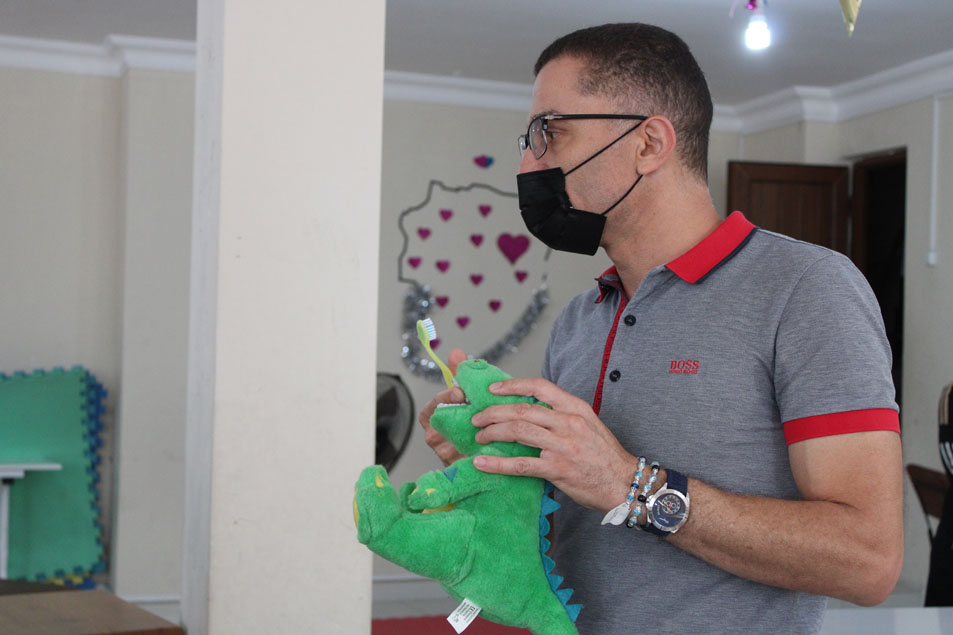 Dental check up and oral hygiene session along with tips on how to keep their teeth healthy with Dr Ammar Mosa.