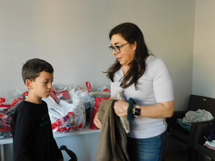 Hanan Team and Volunteers Provides Winter Clothes for Kids